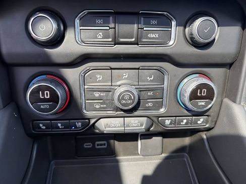 Used 2023 Chevrolet Tahoe Premier AWD/4WD image 21