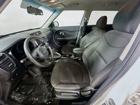 Used 2016 Kia Soul FWD image 14