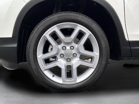 Certified 2025 Honda Passport EX-L image 13