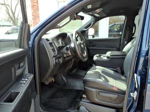 Used 2024 RAM 2500 Tradesman w/ Chrome Appearance Group image 8