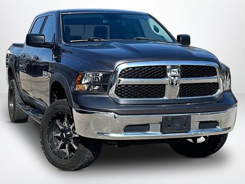 Used 2017 RAM 1500 Classic SLT AWD/4WD image 3