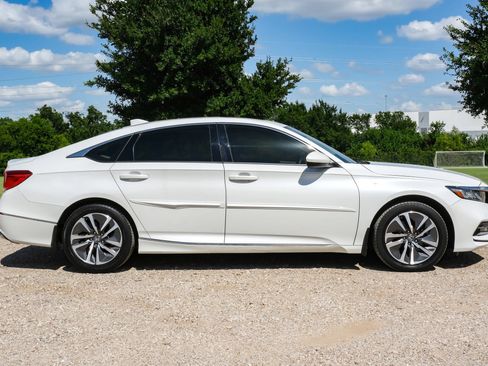 Used 2018 Honda Accord EX image 9