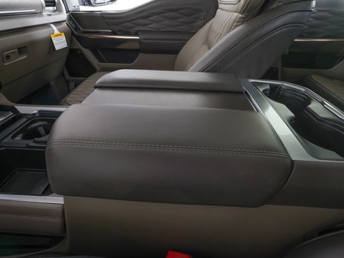 Used 2026 Ford F450 Platinum w/ Platinum Plus Package image 28