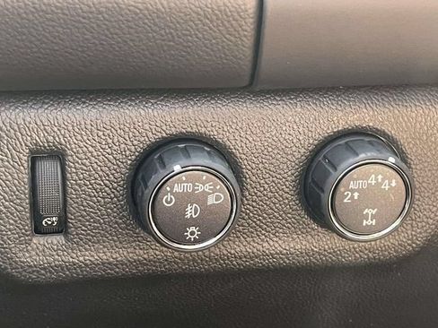 Used 2017 GMC Canyon SLE w/ All Terrain Package AWD/4WD image 26