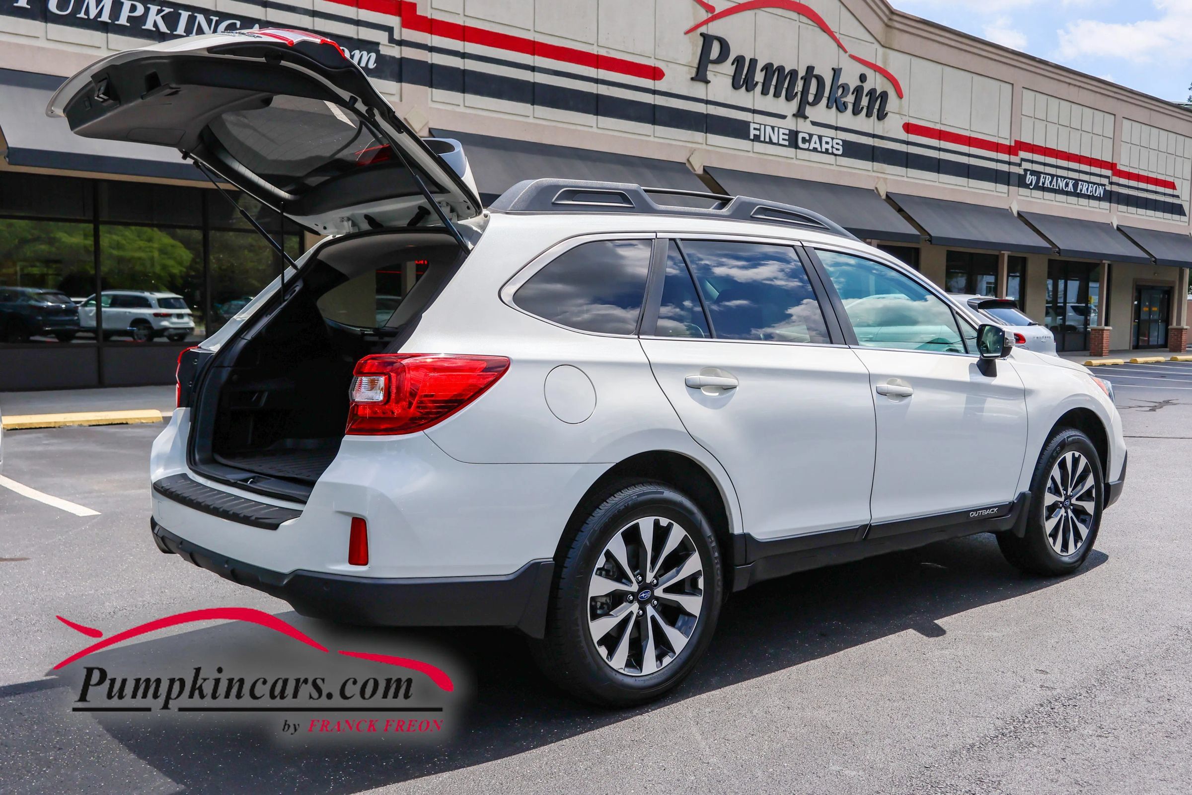 Used 2017 Subaru Outback 2.5i Limited AWD/4WD image 11