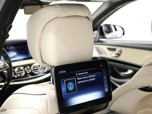 Used 2018 Mercedes-Benz Maybach S 560 4MATIC image 47