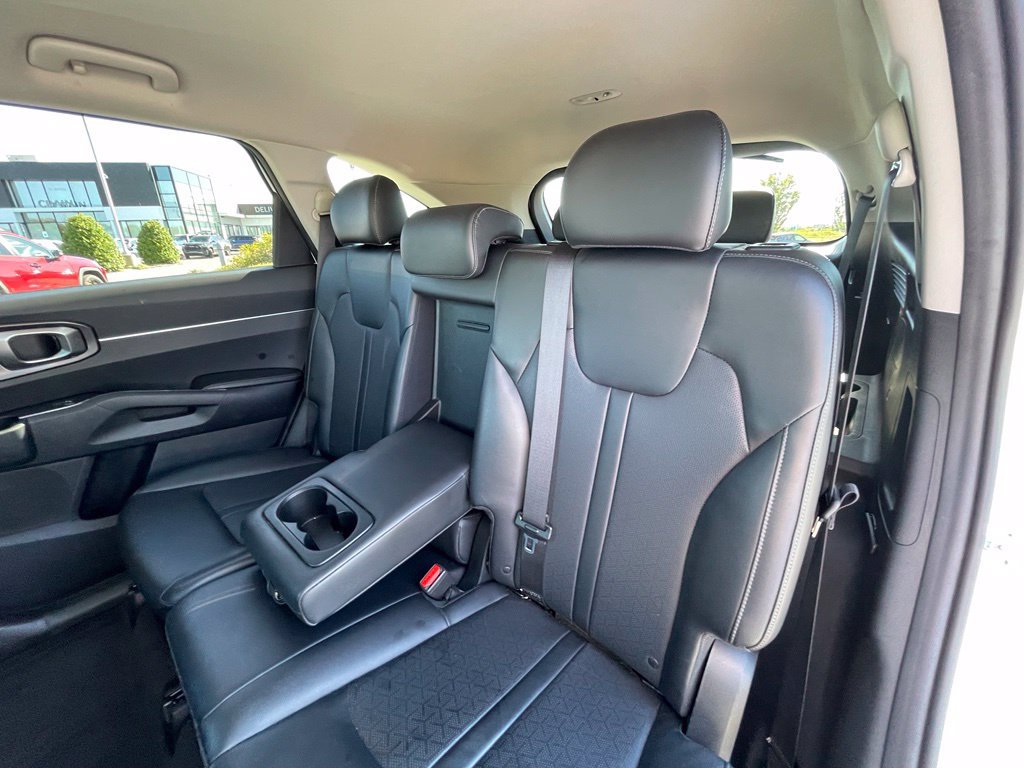 Certified 2023 Kia Sorento S FWD image 25