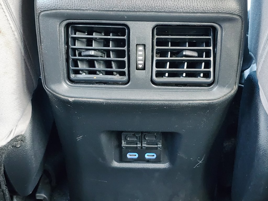 Used 2022 Toyota RAV4 XLE FWD image 16