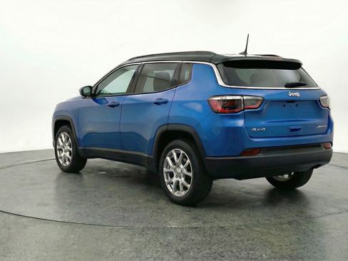 Used 2025 Jeep Compass Limited image 6