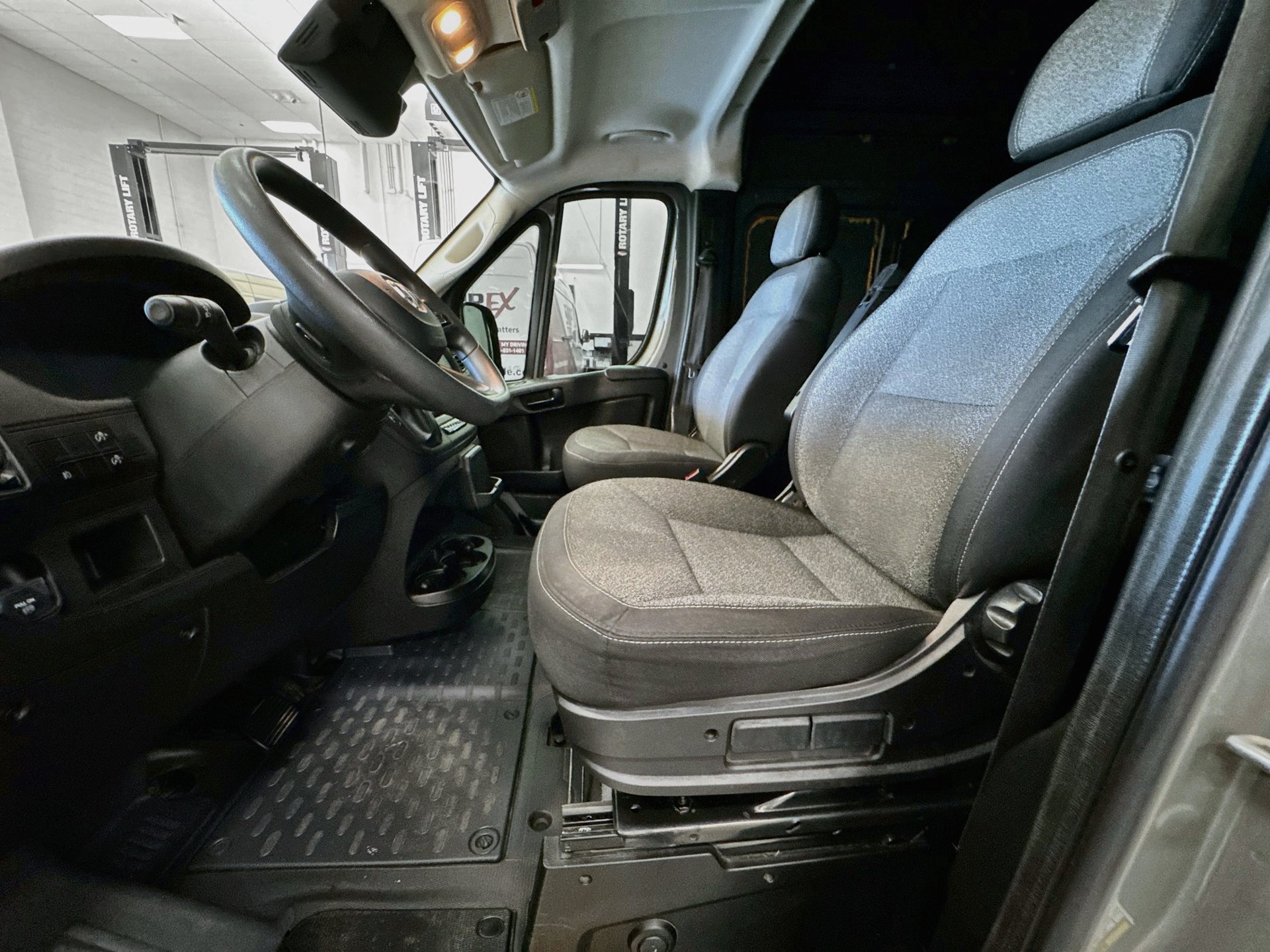 Used 2023 RAM ProMaster 3500 w/ Driver Convenience Group FWD image 21