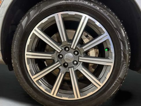 Used 2017 Audi Q7 3.0T Premium Plus w/ Premium Plus Package AWD/4WD image 40