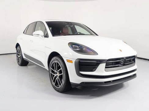 Certified 2026 Porsche Macan AWD/4WD image 13