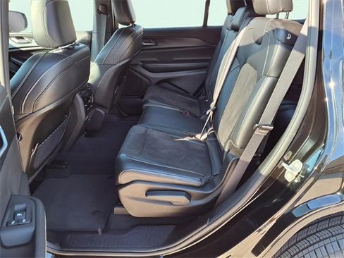 Used 2024 Jeep Grand Cherokee L Altitude image 21