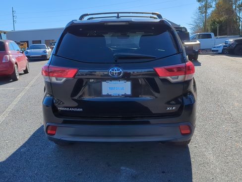 Used 2019 Toyota Highlander FWD V6 image 5