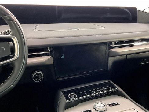 Used 2025 Lincoln Navigator Reserve AWD/4WD image 9