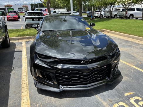 Used 2018 Chevrolet Camaro ZL1 RWD image 2
