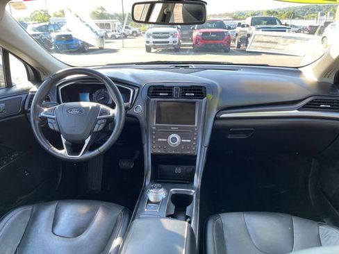 Used 2019 Ford Fusion Titanium FWD image 33