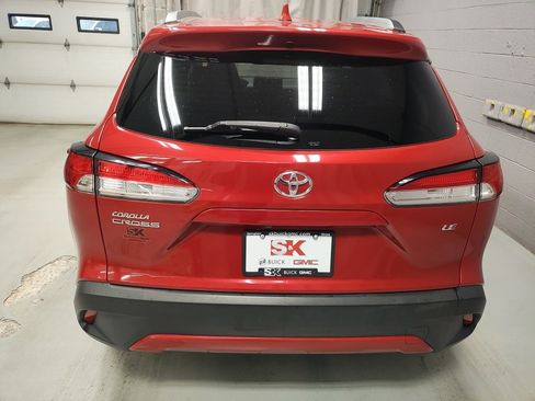 Used 2022 Toyota Corolla Cross LE image 22
