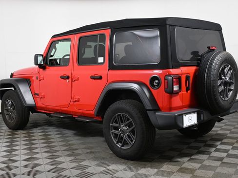 Used 2024 Jeep Wrangler Sport S image 5