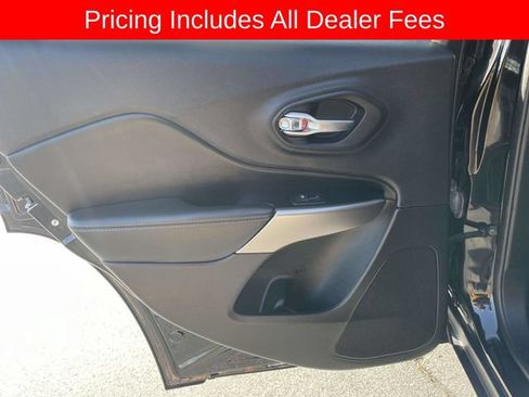 Used 2022 Jeep Cherokee Latitude Lux AWD/4WD image 16