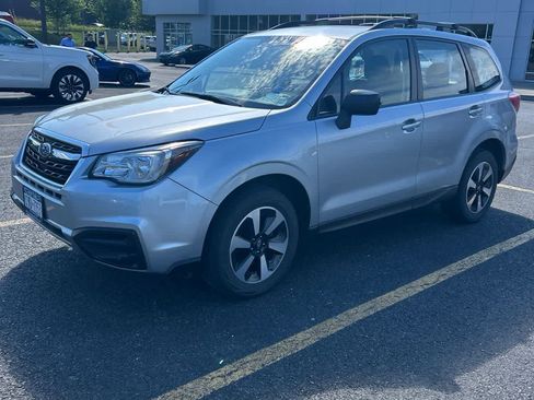 Used 2018 Subaru Forester 2.5i w/ Alloy Wheel Package AWD/4WD image 1