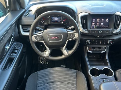 Used 2024 GMC Terrain SLE image 17