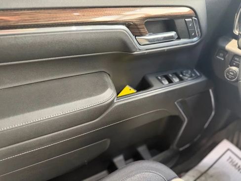 Used 2024 Chevrolet Silverado 1500 LT AWD/4WD image 12