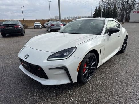 Used 2026 Toyota GR86 Premium w/ Performance Package image 5