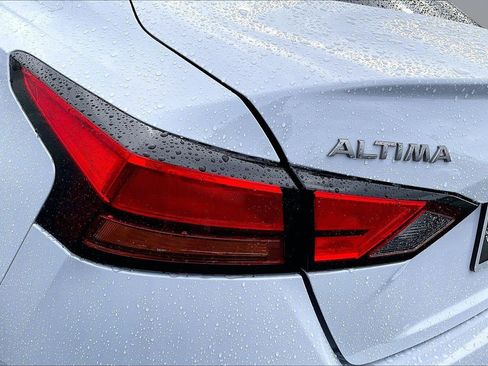 Certified 2024 Nissan Altima 2.5 SR w/ SR Premium Package FWD image 31