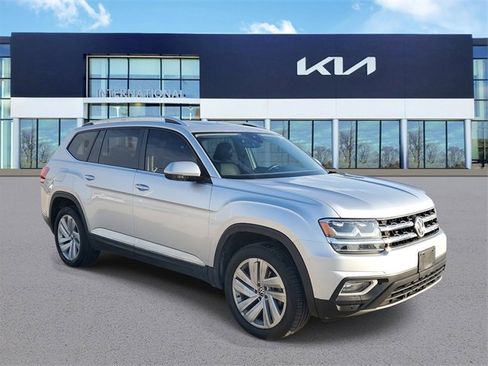 Used 2019 Volkswagen Atlas SEL image 2