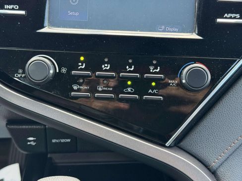 Used 2018 Toyota Camry LE FWD image 25