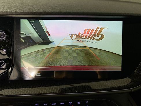 Used 2023 Buick Envision Essence FWD image 17
