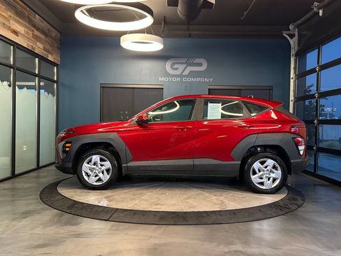 Used 2024 Hyundai Kona SE AWD/4WD image 6
