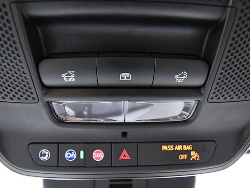 Used 2025 Chevrolet Traverse Z71 w/ Enhanced Driving Package AWD/4WD image 33