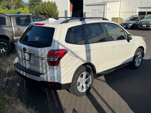 Used 2016 Subaru Forester 2.5i Premium w/ Popular Package #2 AWD/4WD image 2