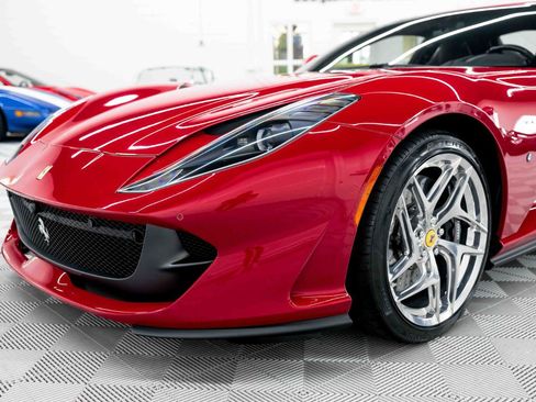 Used 2018 Ferrari 812 Superfast RWD image 14