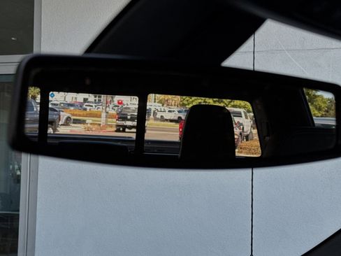 Used 2022 Chevrolet Silverado 1500 High Country w/ Z71 Off-Road Package image 24