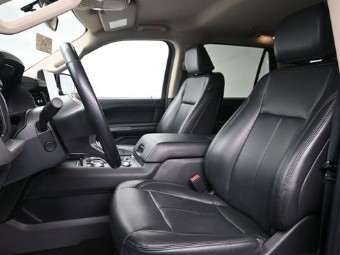 Used 2024 Ford Expedition XLT image 10