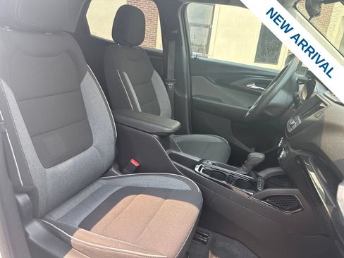 Used 2022 Chevrolet TrailBlazer LT AWD/4WD image 9