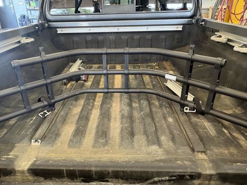 Used 2020 Nissan Frontier SV w/ Midnight Edition Floor Mats AWD/4WD image 18