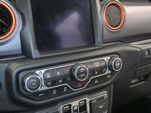 Used 2021 Jeep Gladiator Mojave image 22