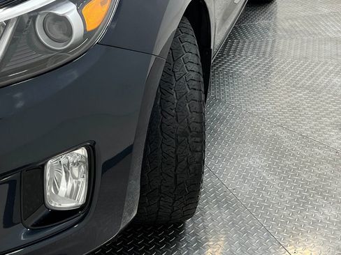 Used 2016 Kia Sedona EX FWD image 38