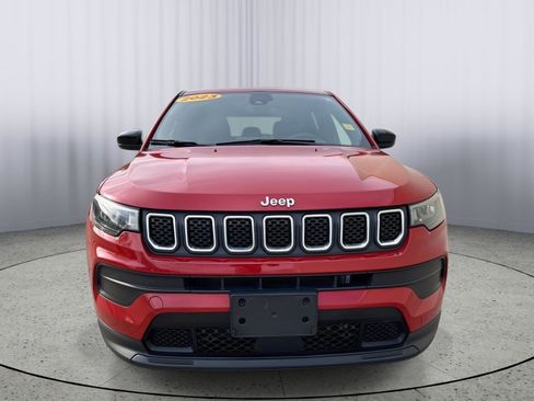 Used 2023 Jeep Compass Sport image 32
