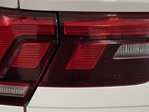 Used 2024 Volkswagen Tiguan SE image 9