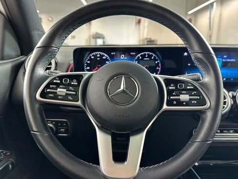 Certified 2022 Mercedes-Benz GLB 250 image 27