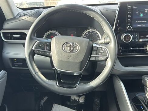 Used 2021 Toyota Highlander LE image 13