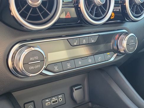 Certified 2025 Nissan Sentra SR w/ SR Premium Package image 25