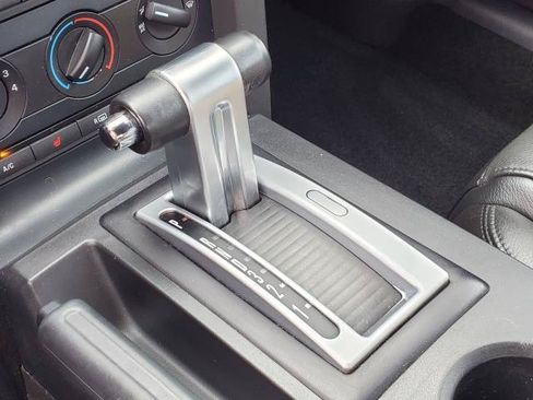 Used 2007 Ford Mustang Convertible RWD image 15