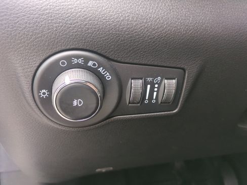 Used 2022 Jeep Compass Limited AWD/4WD image 11