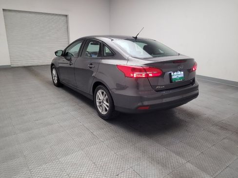 Used 2018 Ford Focus SE FWD image 5